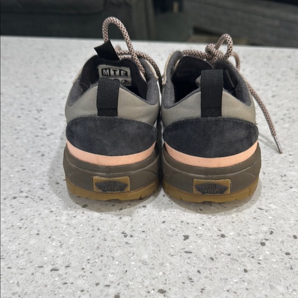 Vans MTE Ultra Range Pink  and Grey Sneakers - Picture 2 of 6